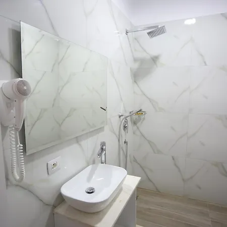 Hotel New Akileda 3*